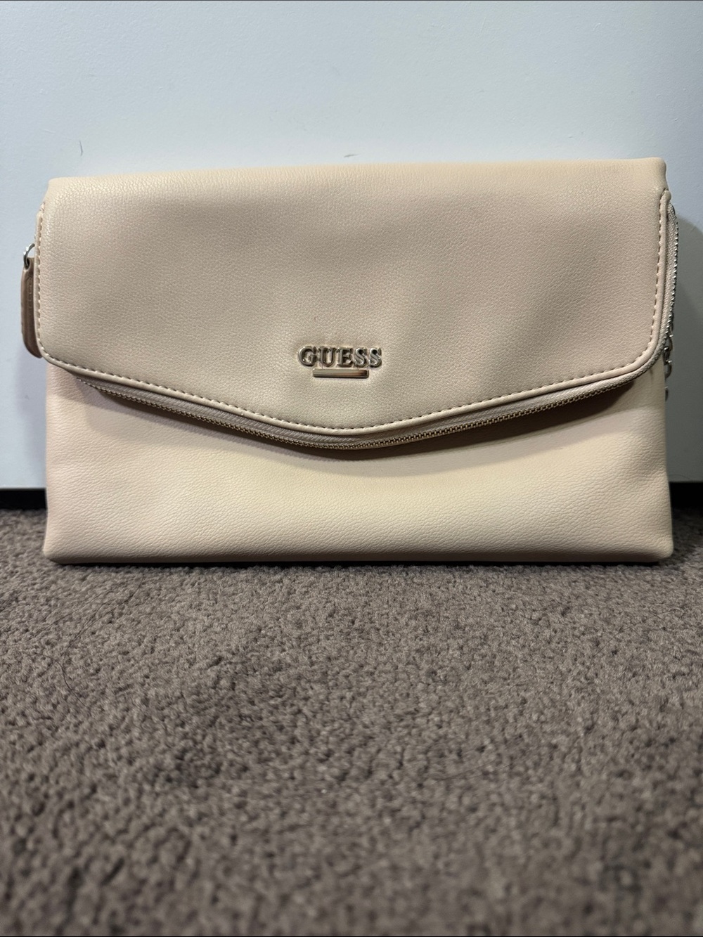 GUESS Cream/Off-White Chain Strap Crossbody Bag